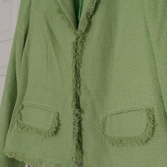 Blazer - Picture 3 of 4